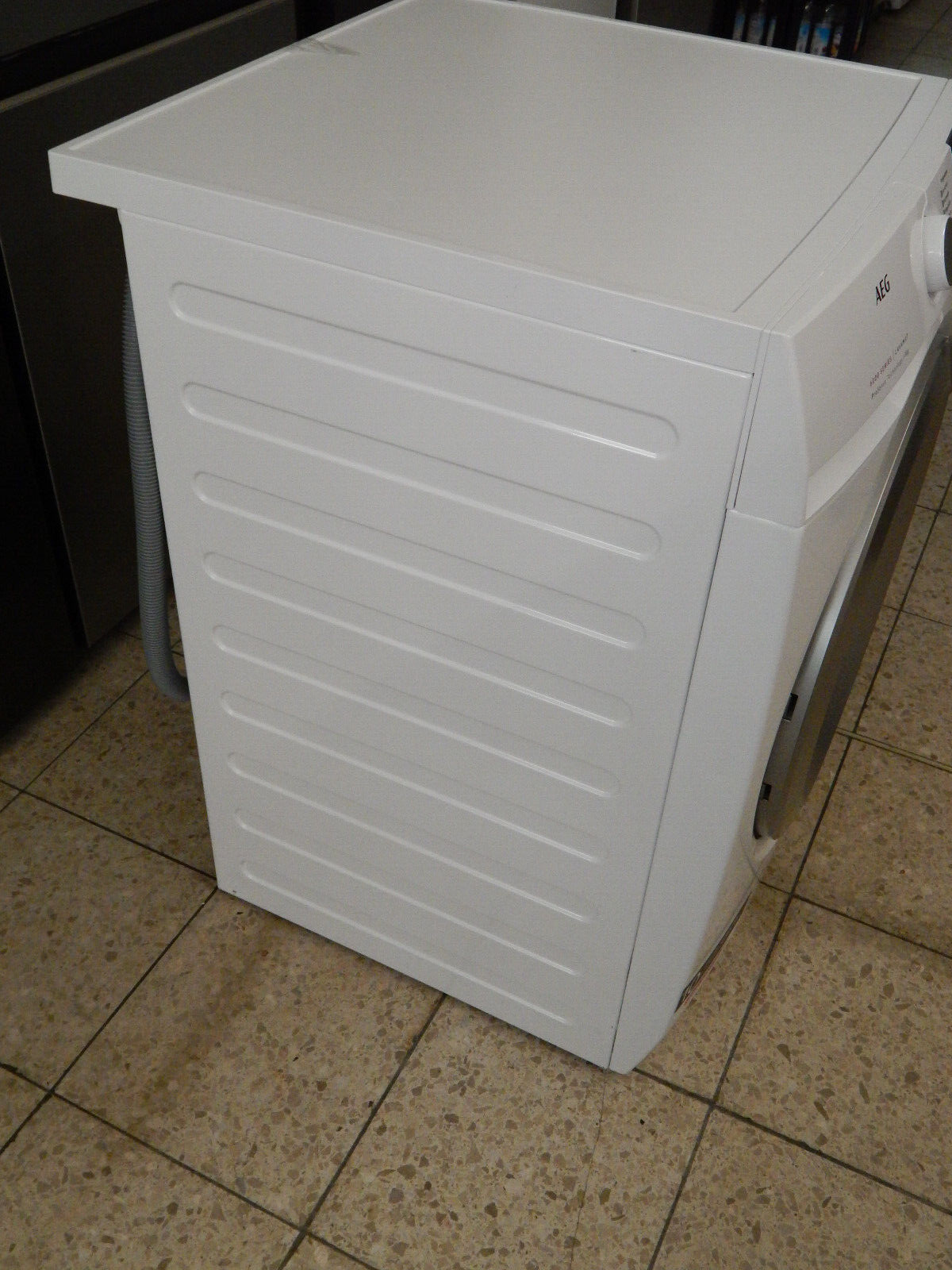 AEG Waschmaschine Serie 6000 L6FB49VFL, 9 kg Anti-Allergie, ProSense, 1400 U/Min