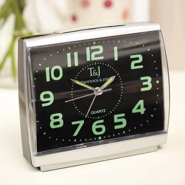 Wecker mit Leuchtziffern Uhr Anzeige Wecker mit großen Zahlen 1 + 1 Gratis!!!
