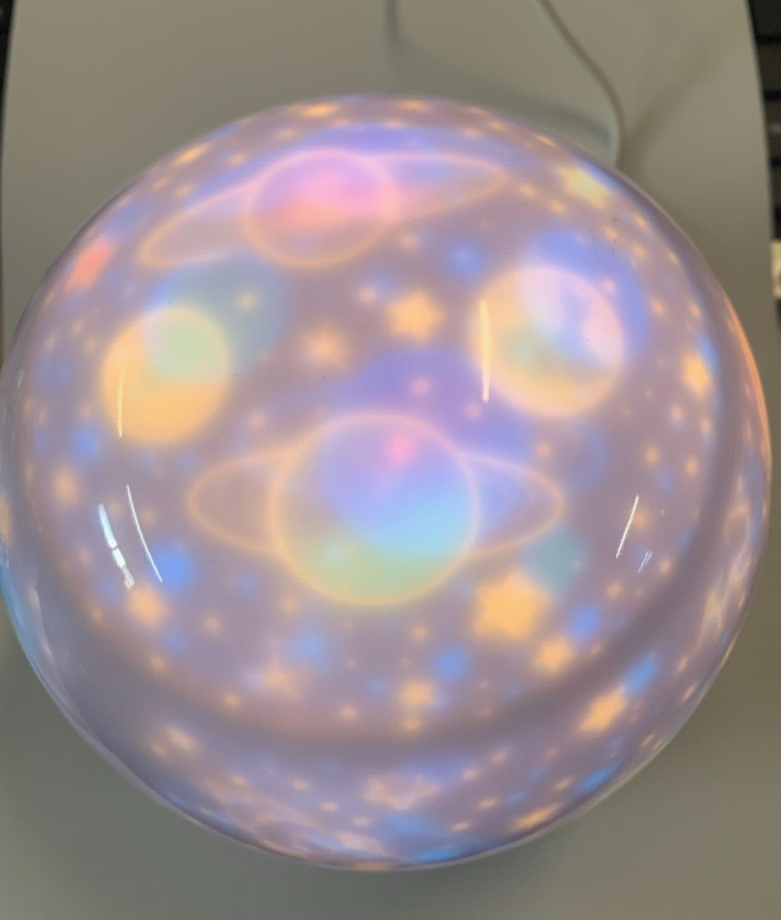 Nachtlicht-Projektor Dreamtastic Zaubert Traumwelten ins Kinderzimmer Nachtlicht