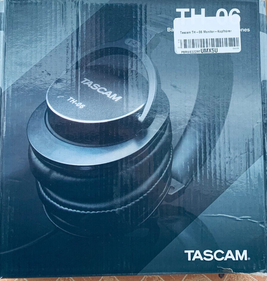 Tascam - TH-06 - Bass XL Monitoring Headphones