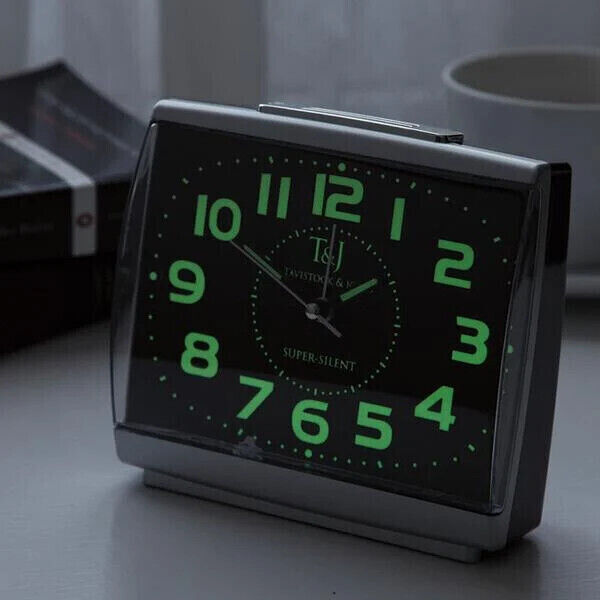 Wecker mit Leuchtziffern Uhr Anzeige Wecker mit großen Zahlen 1 + 1 Gratis!!!