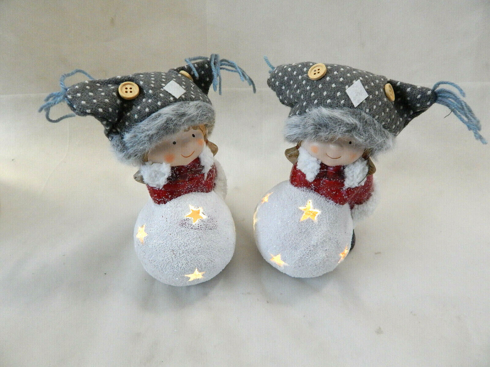Deko Paar Winterkind "Aura  mit LED-Schneekugel, 2er-Set