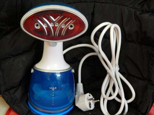 Ufesa GS1700 1700W vertikales Dampfbügeleisen mit 220 ml Tank.